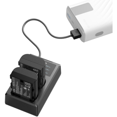 SmallRig 3821 - zestaw ładowarki i dwóch akumulatorów Canon LP-E6NH - przykład użycia